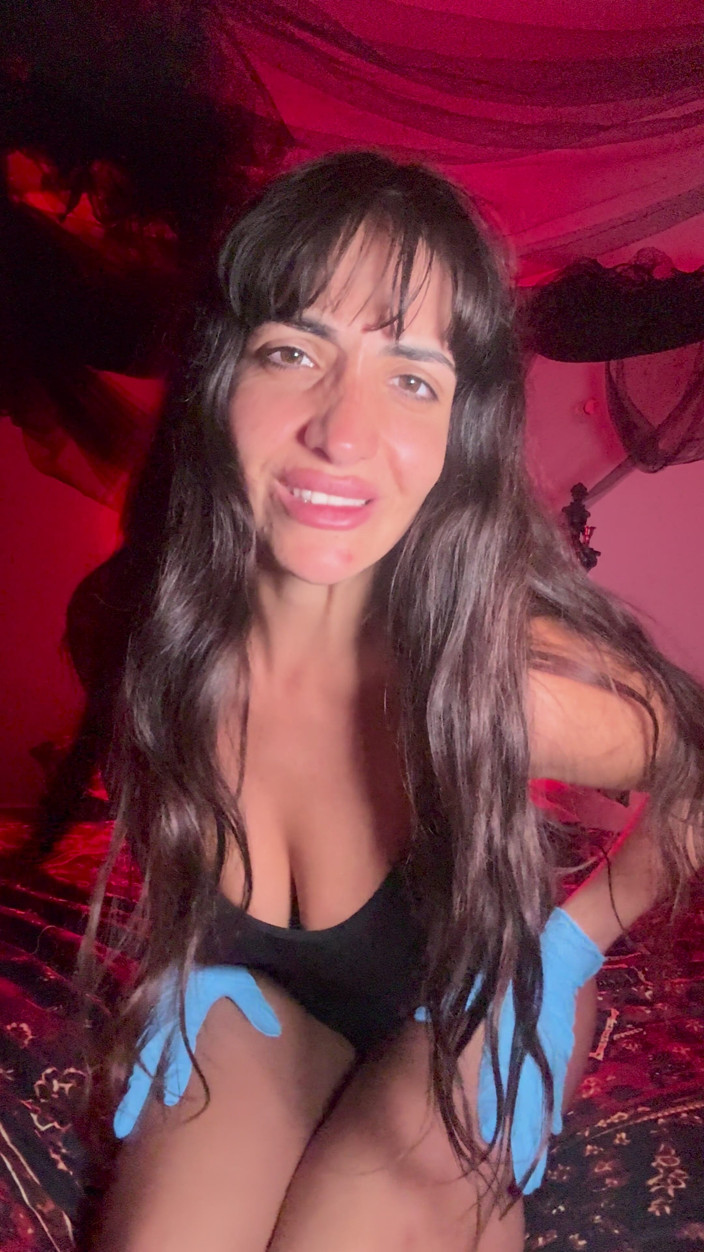 Lola Reina: Lola Reina - Watch Me Play with My Hands, My Gloves,...