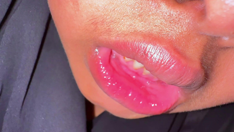 Aria Mia: 大屁股和大奶子热辣女仆性交 - 重口味性爱