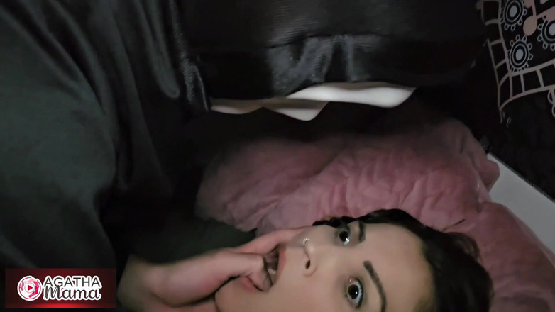 Agatha Mama: MILF의 Agatha Mama, 꿈과 공황 사이 할로윈 밤의 섬망