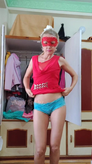 Abella Love: Probier meine sommerklamotten an