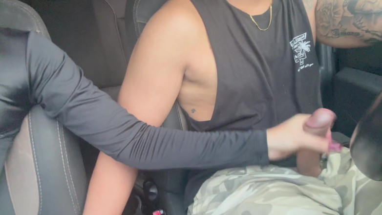 Teen amateur Latinas: Sinh viên nhỏ nhắn sục cu trong xe hơi và...