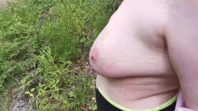 Bouncy Tits Action: 내 젖탱이를 벌하는 블라우스를 찢어줘