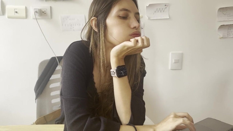 scarlettandc: ครอบงำด้วยเท้า