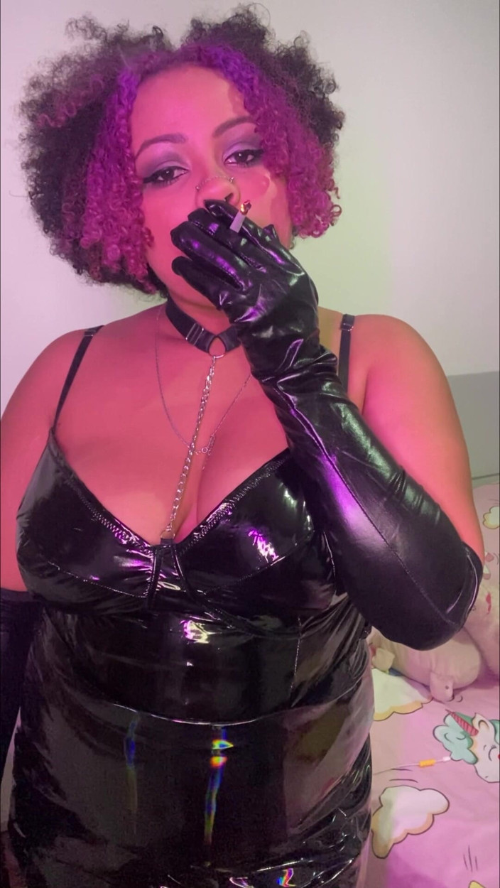 Cutiepiie Chubby: Bbw che fuma lattice e collant fetish