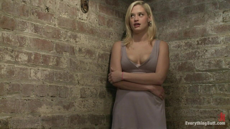 Everything Butt by Kink: Lacey se stává anální hračkou Dragonlily