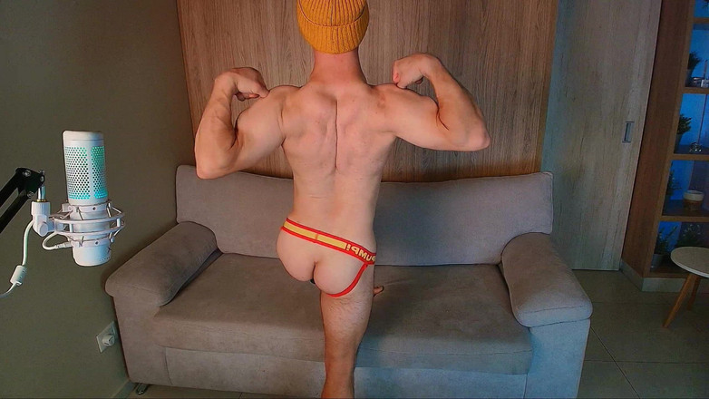 Max_Russell: Un Ruso Guapo Que Muestra Sus Músculos Y Su Trasero