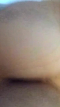 Prsatá Máma