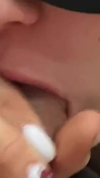 Její ústa ráda bere sperma