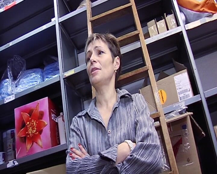 Monde Francais: Putas francesas com tesão sendo fodidas no cu na biblioteca