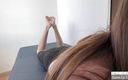 Gigi oficial: Безкоштовний аматор: дивна мініатюрна дівчина з Нью-Йорк Таймс у обтягуючих легінсах показує свої #bubblebutt і милі пальці ніг