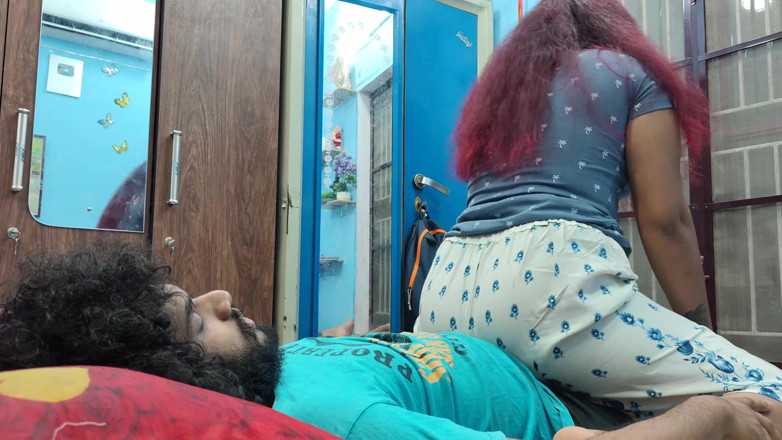 Vaigavarun Feet romance: Percintaan duduk zakar