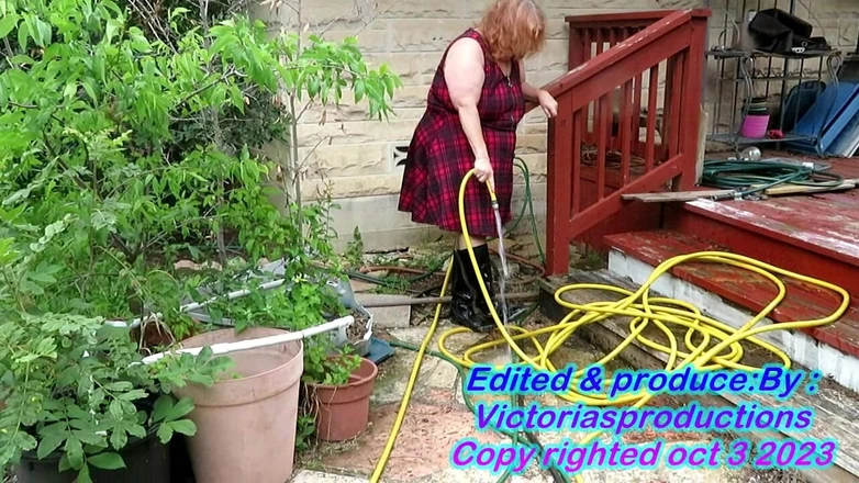 BBW nurse Vicki adventures with friends: Sexy Walk in the Garden and Clean up Mess