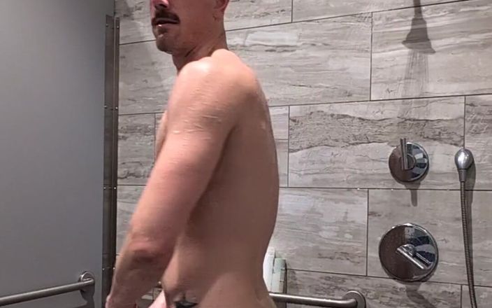 KingB8er: Cuando el hermano mayor se pone cachondo en el gimnasio