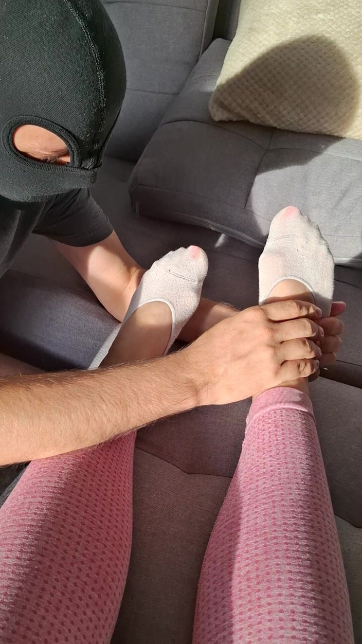 Mistress Redix: ซับนวดเท้าให้ฉัน - เริ่มจากใส่ถุงเท้า แล้วก็เท้าเปล่าการนมัสการและการนวดเท้า