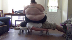 Full Weight Productions: 600 lb slečna GG občerstvení a drtí matta o život