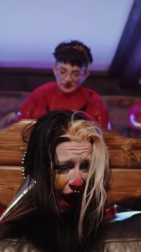 Clown orgie: oral, spucke &strap-ons