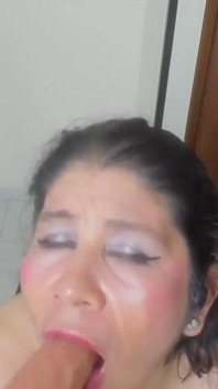 Seks gösterisi orta yaşlı seksi kadın amcık kontrolü çıplak