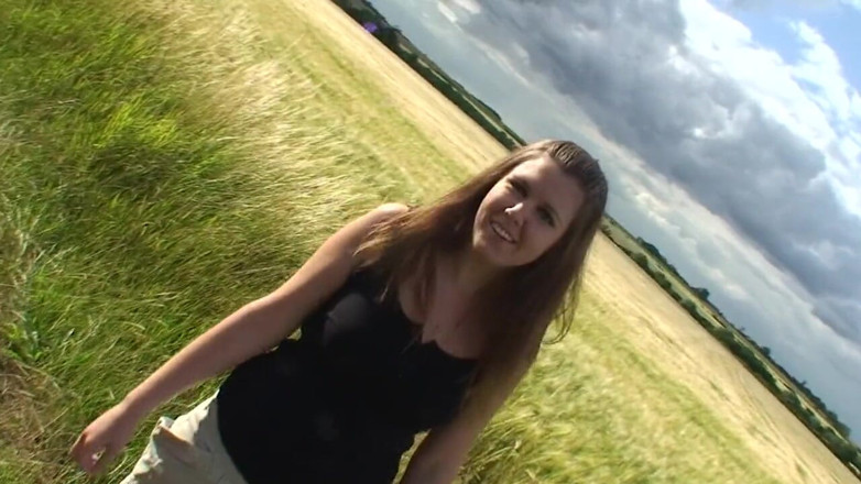 Digi Creationsxxx: British slut gives BBC bj to a stranger outdoors