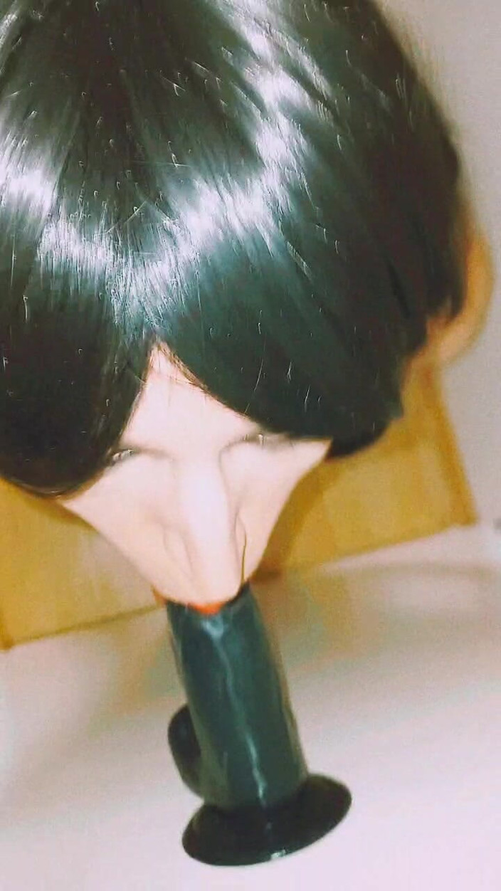 Tammy sissy slave: Trening z dildo