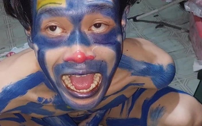 Clown likes to play with colors: Klaun klaun Kuře
