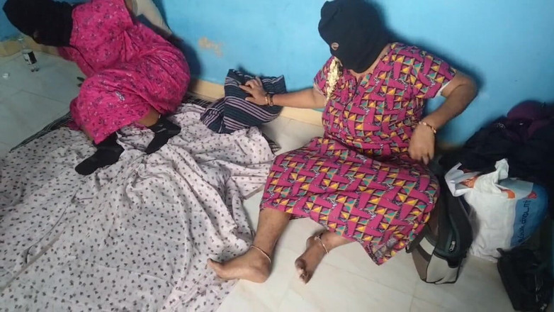 Benita sweety: Mango Ice Linge pe pizdă și corp, patru țâțe supte