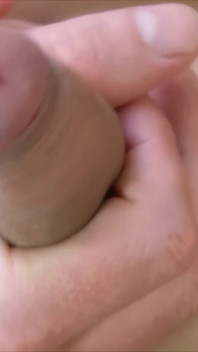 Anal Dildo w dupie tajskiej Ladyboy Kartoot dla Hot Cum