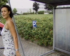 BB Video - Old School: Alemana milf meando al aire libre