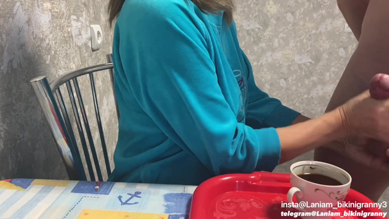 Ladyloveyoung60: Fetish makanan nenek pecinta sperma dicrot sperma