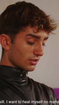 Terapia de choque de un papá musculoso a un joven twink