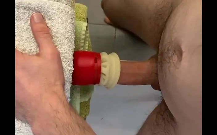 qaz11: Handjob on camera - 618