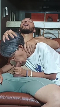 Depois de um filme ruim, uma boa foda com minha meia-irmã é muito emocionante.