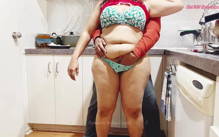 Hot 365 Entertainments: Romantic Indian Couple - Hot Housewife and Husband Sensual Sex &amp; Pussy...