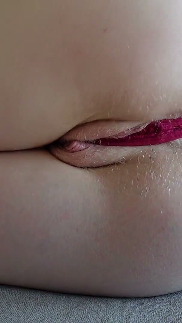 HotRedWildcat: Je Joue Avec Ma Chatte Charnue Aux Grosses Lèvres