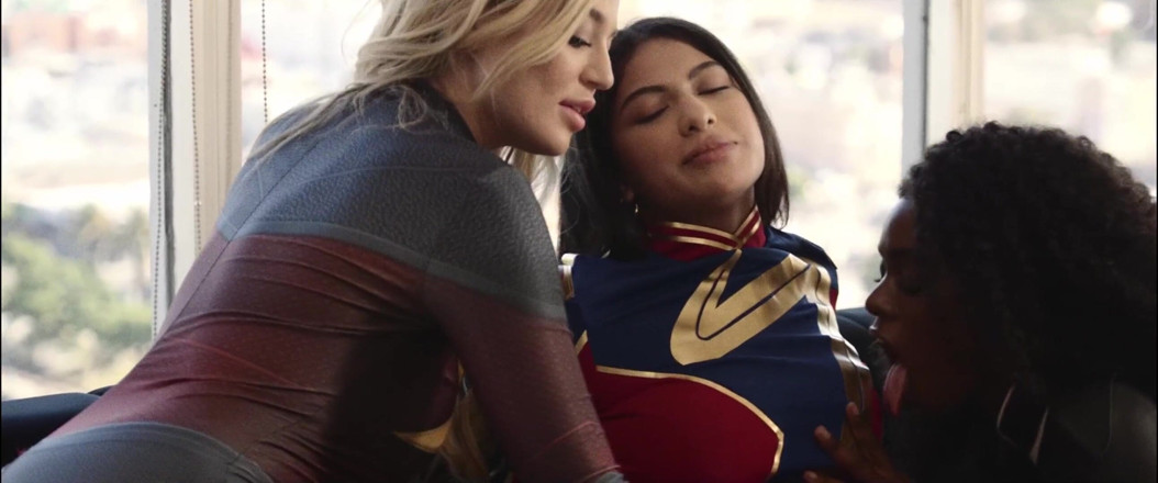 Cosplayground: Superhero Threesome
