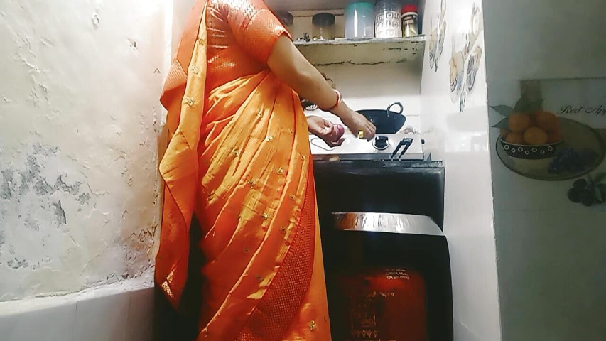 Bhabhi mana kar rahi thi Devr ne chodai suru kar di (Sagita sharm)
