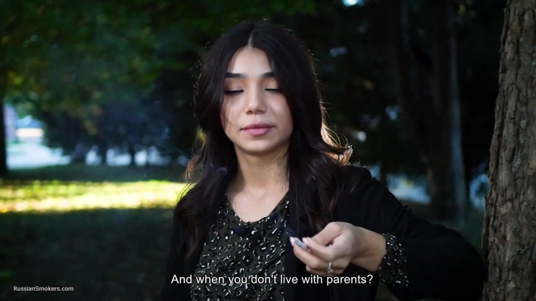 Russian Smokers: Intervista fumando con zarina