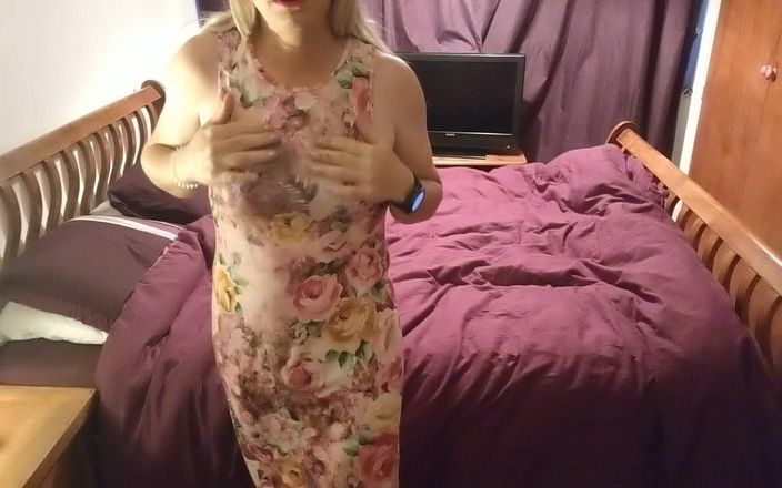 NikkiGee: Come to Bed with Nikki