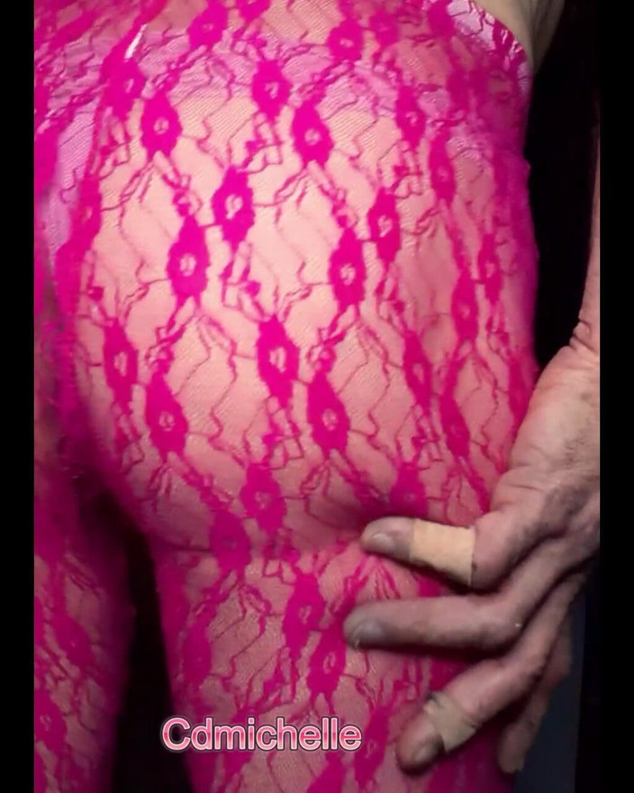 Feeling sexy today crosdressing: Cdmichelle draagt een sexy roze legging