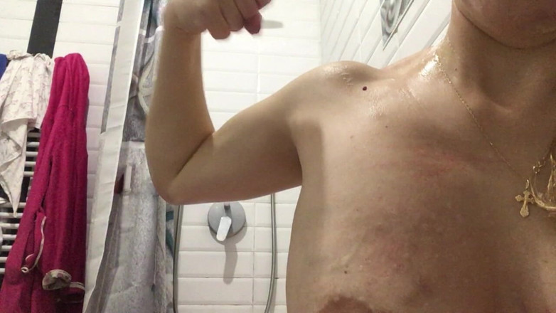 Risky Hairy Couple: Ascelle pelose e bicipite forti