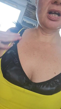 Duro assolo di una miLF troia: doppia penetrazione e orgasmo intenso