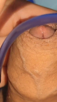Güzel ateşli ve şiddetli bir yarak için serum uygulama