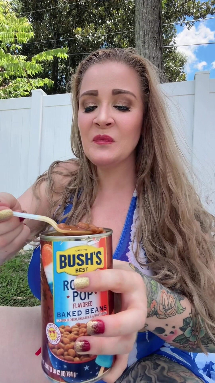 Miss Whitney Morgan: Červená, bílá a plná lítosti foodie