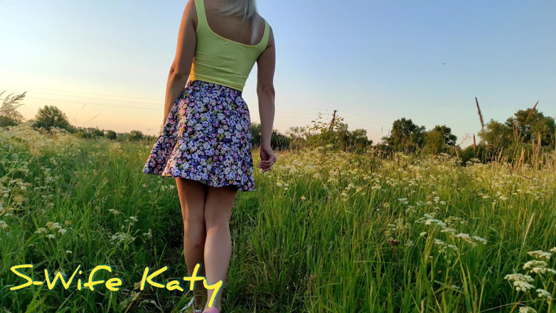 S-Wife Katy: Großer cumshot in Sonnenuntergang für süße S-ehefrau Katy.