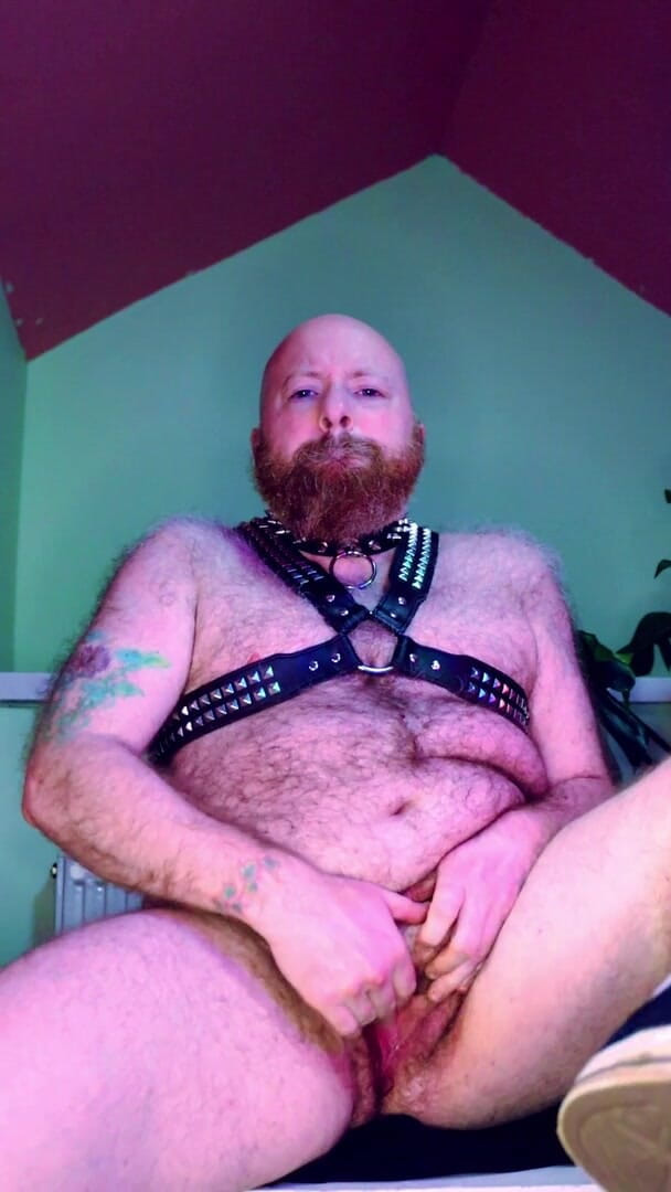 RonBeastlyFTM: Ftm / Trans Man Jacks off i tryska w uprzęży i...