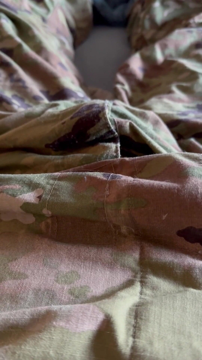 Gay Soldier Stuff: Съемка сливочной порции спермы во время ношения красочного jock!
