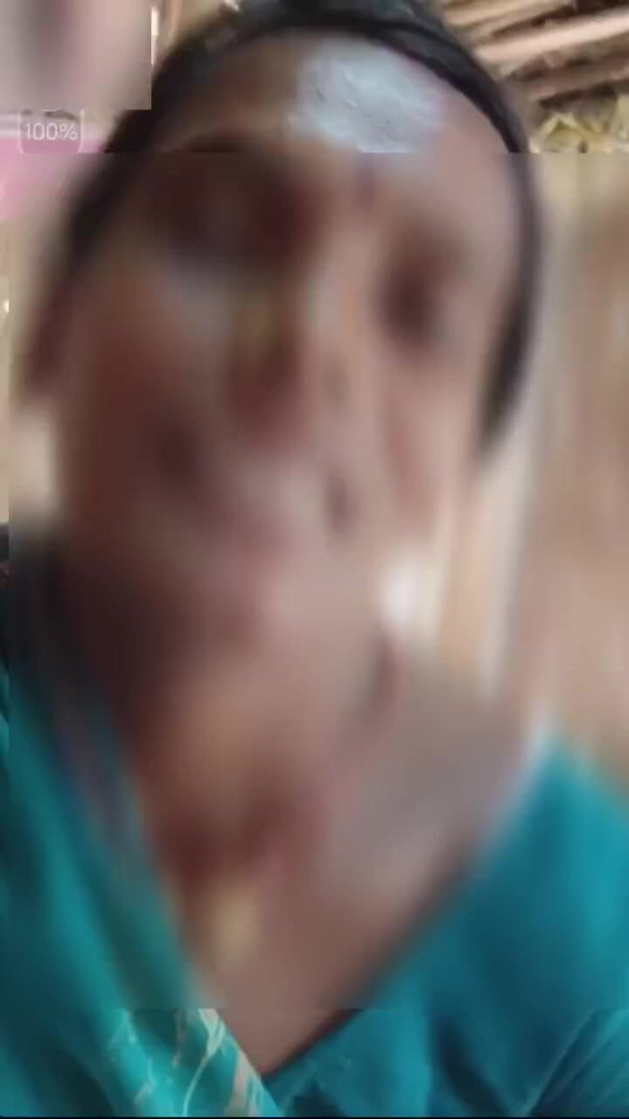 Xxxirc: Dì gợi cảm khoe bộ ngực to đen