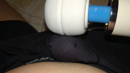 Big Daddy Dommmm: Hitachi trollstav som vibrerar min kuk genom mina boxare