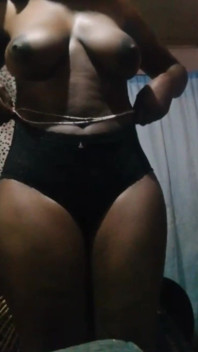 Dildoqueen Masturbating
