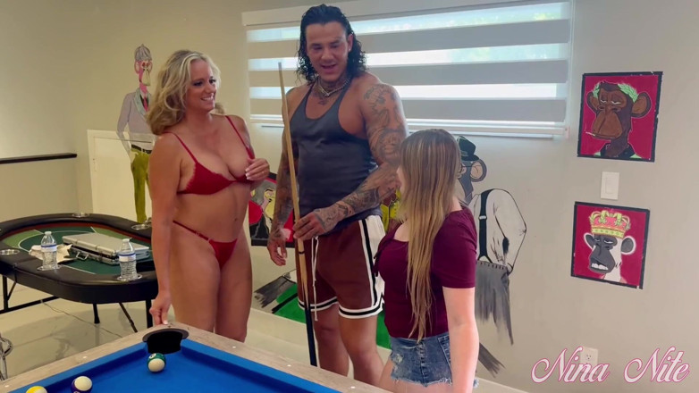Nina Nite: Nina hat spaß mit stieftochter und freund