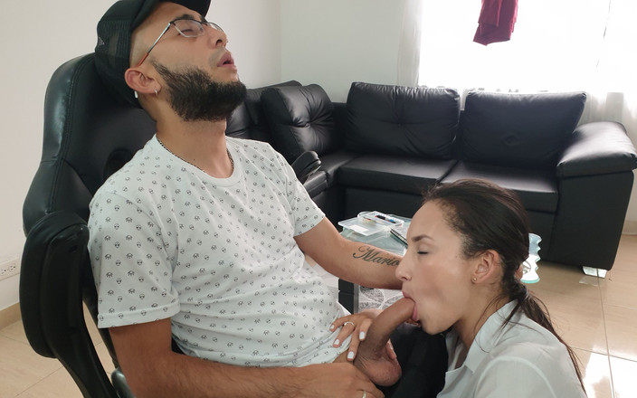 SoldierHugeCock: Elevă perversă